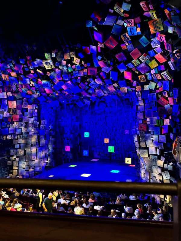Cambridge Theatre, section: Dress circle, row: A, seat: 4