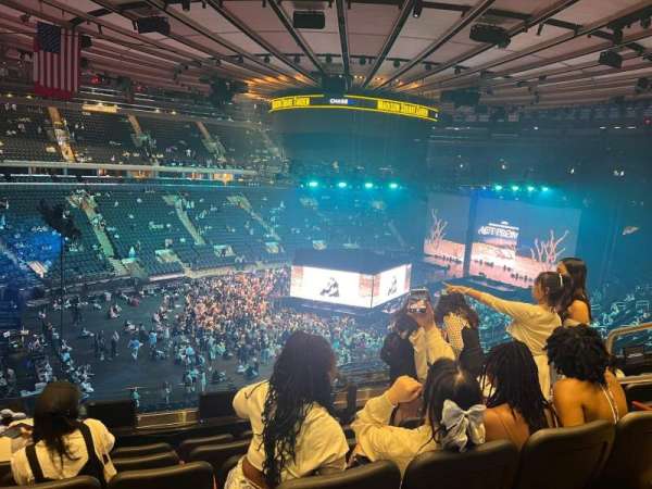 Madison Square Garden, section: 208, row: 6, seat: 18