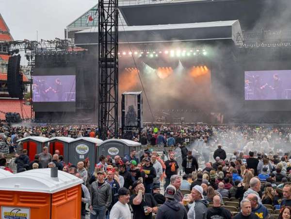 Huntington Bank Field, section: 122, row: 4, seat: 21