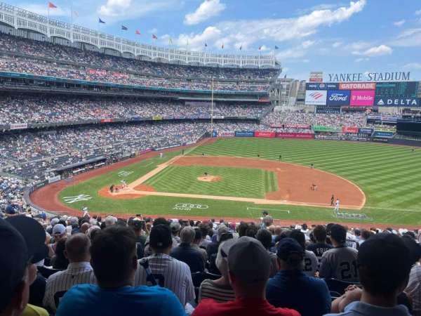 Yankee Stadium, section: 216, row: 19, seat: 3