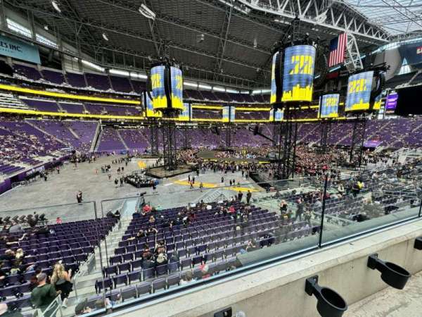 U.S. Bank Stadium, section: 133, row: 1, seat: 7