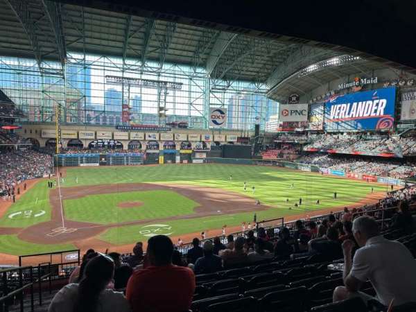Daikin Park, section: 233, row: 11, seat: 1