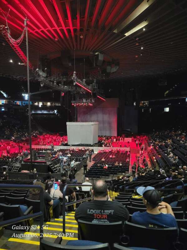 Oakland Arena, section: 106, row: 20, seat: 15