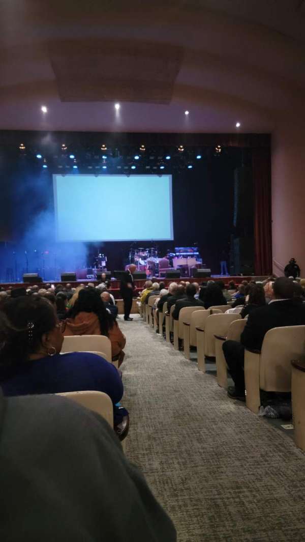 Peabody Auditorium, section: Orchestra 2, row: R, seat: 1