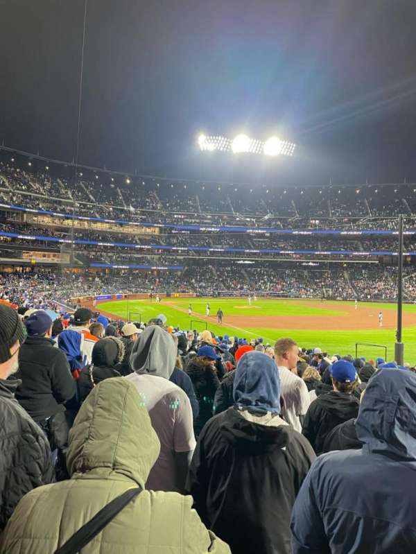 Citi Field, section: 107, row: 22, seat: 16