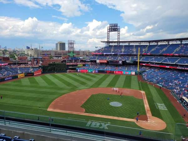 Citizens Bank Park, section: 325, row: 4, seat: 2