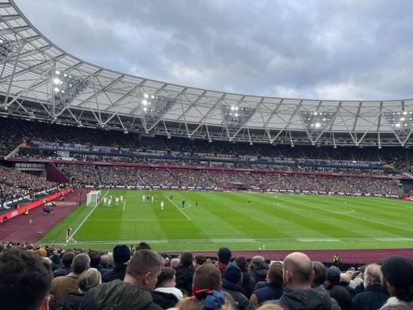 London Stadium, section: 132, row: 32, seat: 352