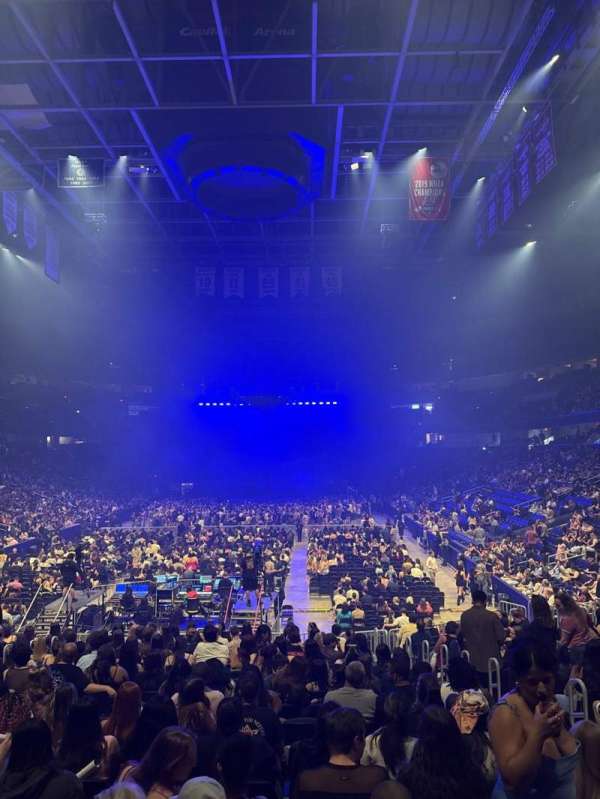 Capital One Arena, section: 106, row: R, seat: 8