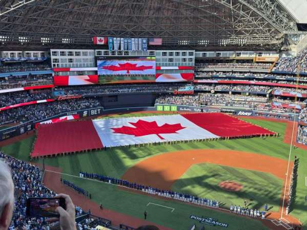 Rogers Centre, section: 528, row: 17, seat: 1