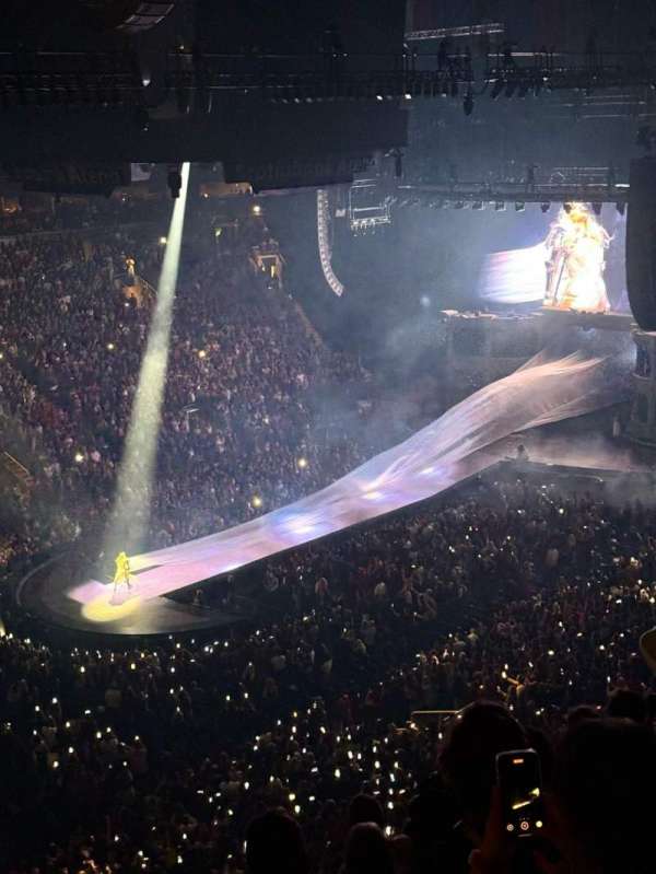 Scotiabank Arena, section: 323, row: 7, seat: 21