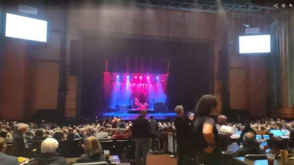 Toyota Oakdale Theatre, section: 206, row: EE, seat: 12