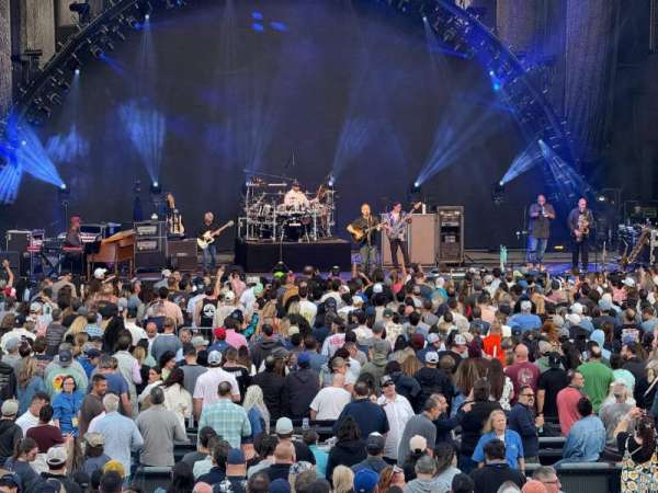Jones Beach Theater, section: 105, row: j, seat: 1