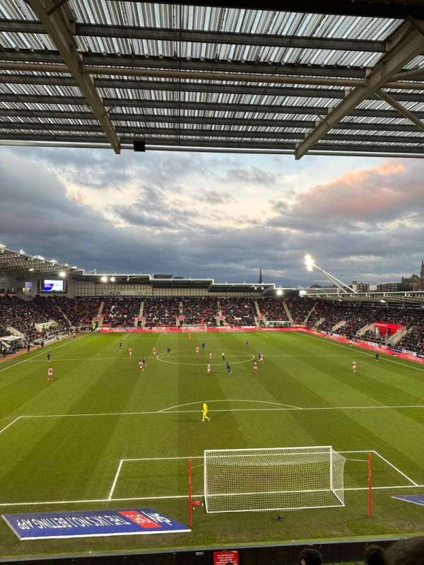 New York Stadium, section: SS5, row: R, seat: 92