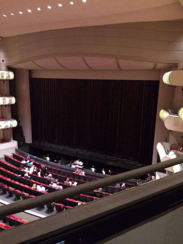 Muriel Kauffman Theatre, section: Grand Tier R, row: AAA, seat: 813