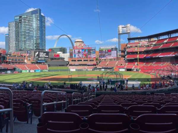 Busch Stadium, section: 152, row: 21, seat: 15