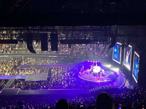Kia Forum, section: 211, row: 19, seat: 5