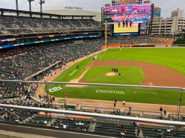 Comerica Park, section: 322, row: B, seat: 8