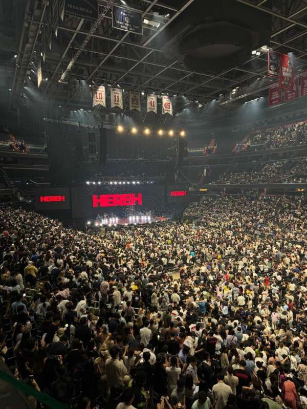 Capital One Arena, section: 204, row: A, seat: 3