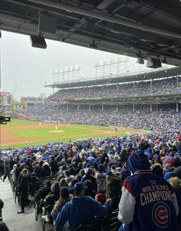 Wrigley Field, section: 209, row: 9, seat: 22