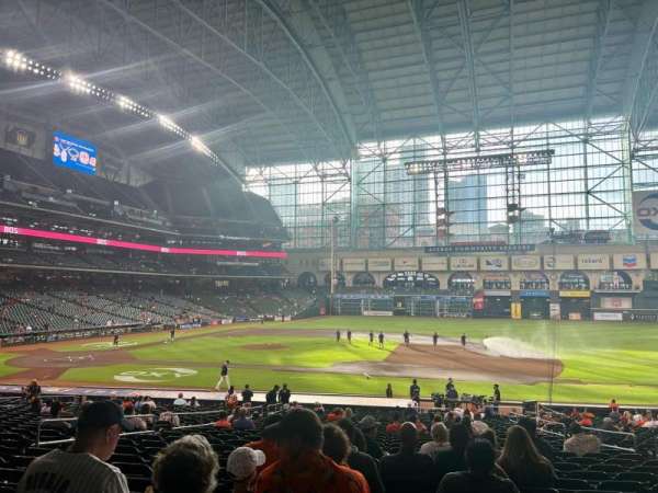 Daikin Park, section: 126, row: 31, seat: 9
