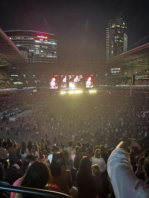 Marvel Stadium, section: L2-27, row: N, seat: 42