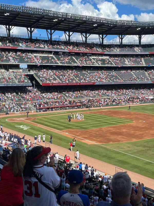 Truist Park, section: 214, row: 3, seat: 7