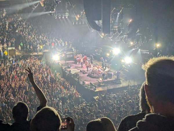 Madison Square Garden, section: 212, row: 4, seat: 3