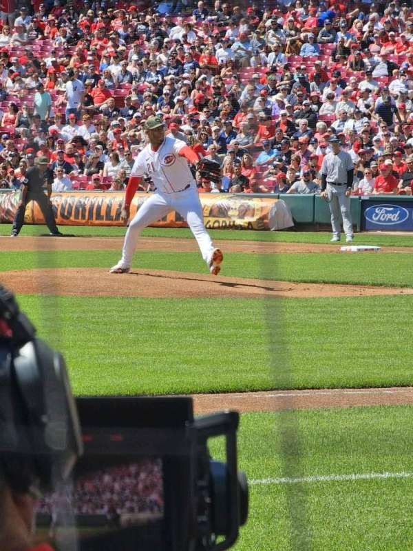 Great American Ball Park, section: 115, row: F, seat: 9
