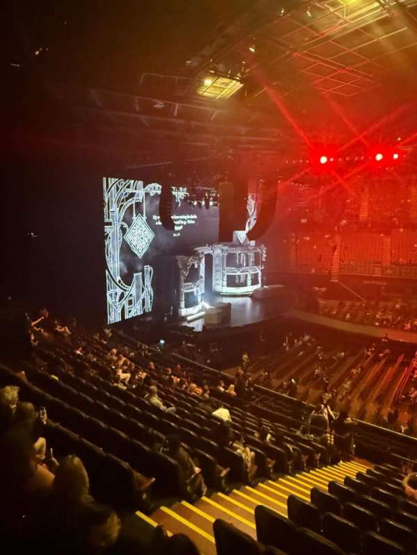 Kia Forum, section: 227, row: 14, seat: 1