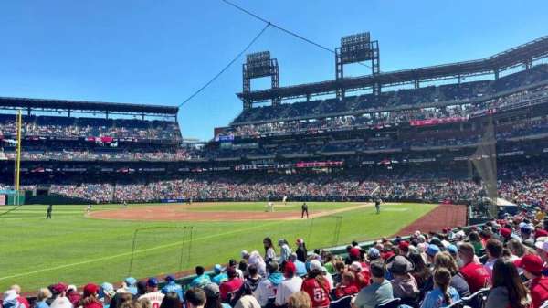 Citizens Bank Park, section: 137, row: 13, seat: 4