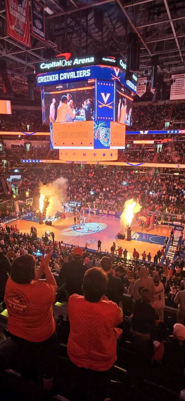 Capital One Arena, section: 217, row: H, seat: 4