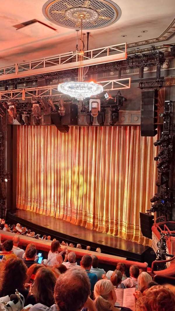 Broadhurst Theatre, section: Mezzanine R, row: H, seat: 28