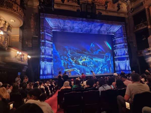 Theatre Royal Drury Lane, section: Stalls, row: O, seat: 36