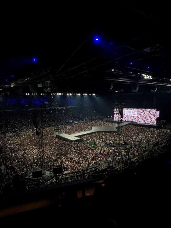 Paris La Défense Arena, section: 415, row: 52, seat: 26