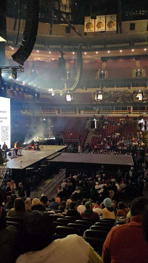 United Center, section: 113, row: 17, seat: 5