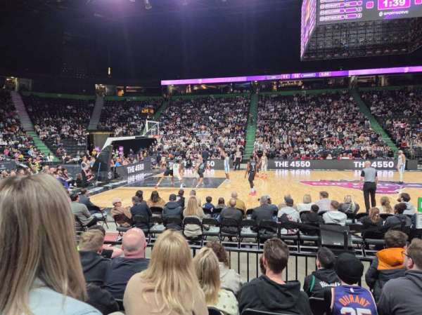 AO Arena, section: 103, row: E, seat: 4