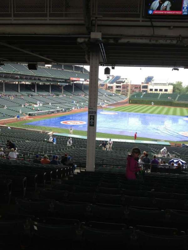 Wrigley Field, section: 225, row: 18, seat: 3