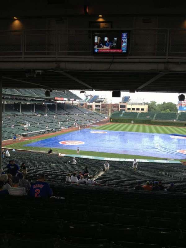 Wrigley Field, section: 222, row: 19, seat: 15