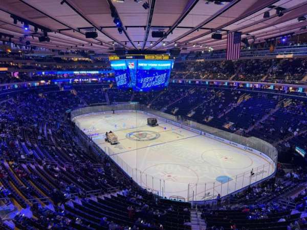 Madison Square Garden, section: 414, row: 1, seat: 9