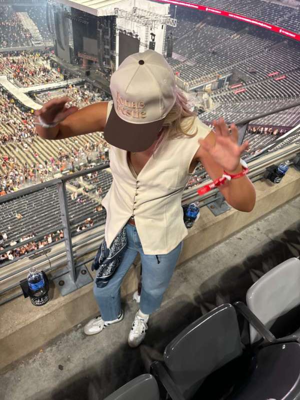 MetLife Stadium, section: 314, row: 1, seat: 18