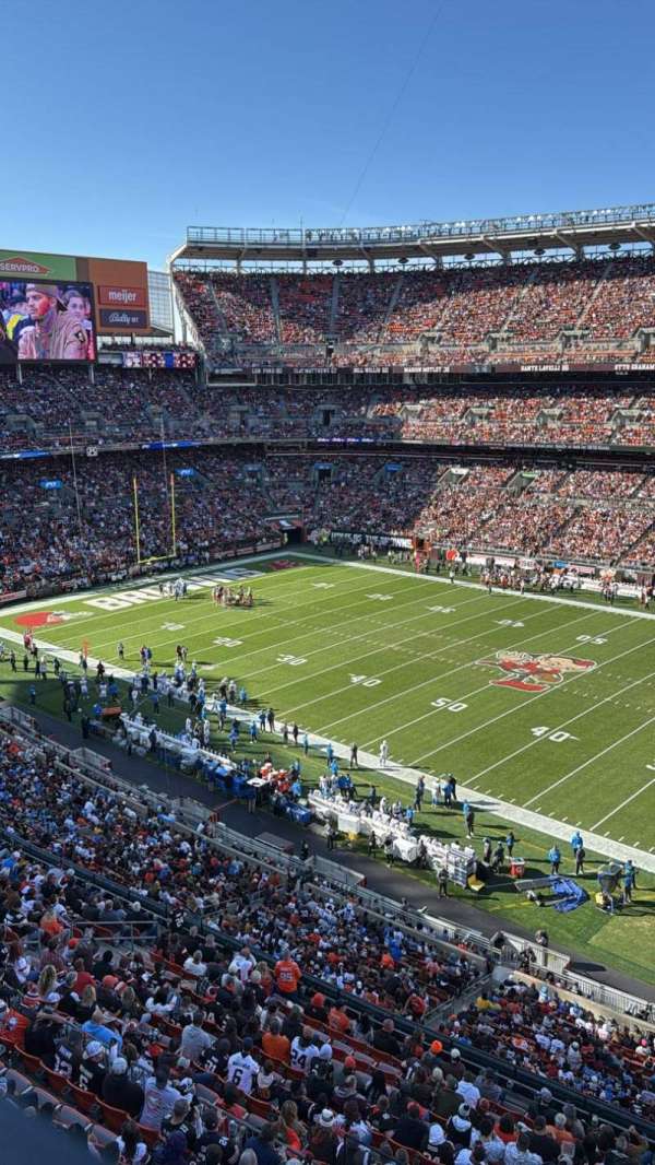 Huntington Bank Field, section: 512, row: 1, seat: 5