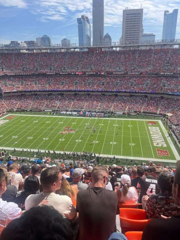 Huntington Bank Field, section: 536, row: 26, seat: 4