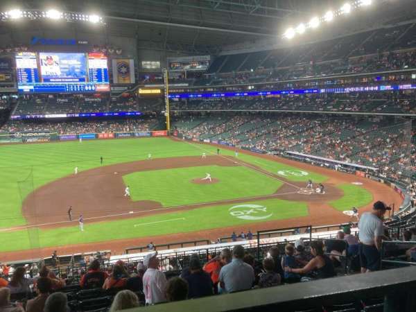 Daikin Park, section: 212, row: 9, seat: 8