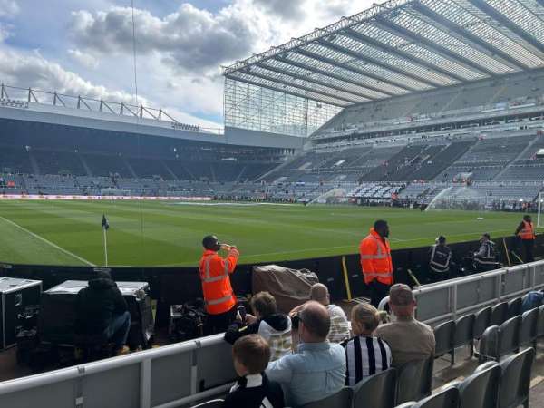 St James' Park, section: LEC-J, row: EE, seat: 146