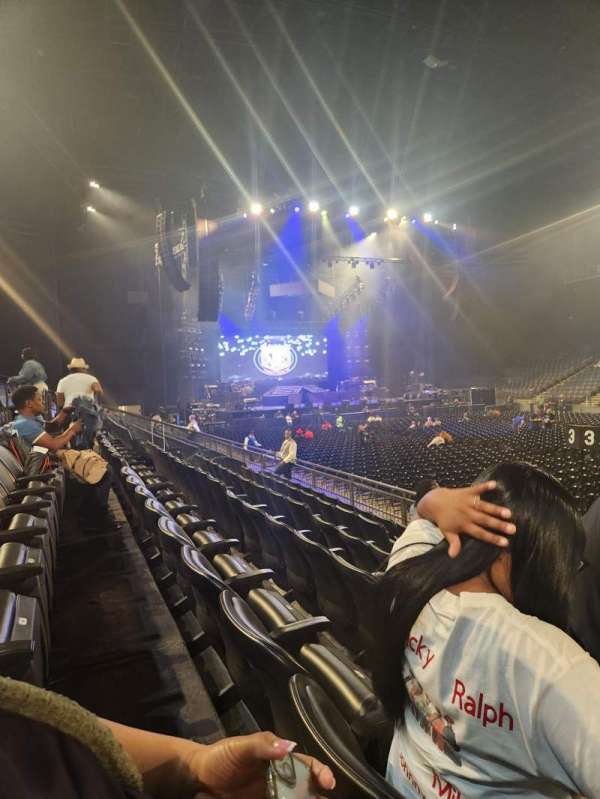 CFG Bank Arena, section: 121, row: F, seat: 1