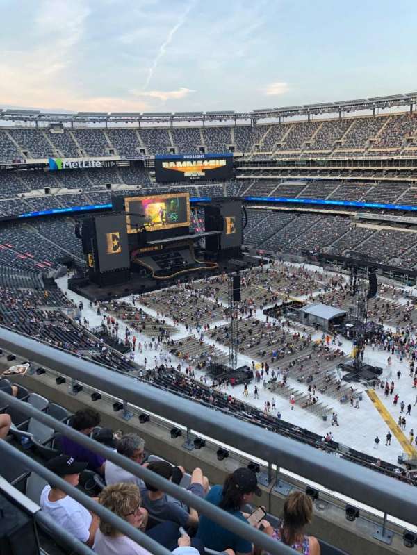 MetLife Stadium, section: 333, row: 5, seat: 1