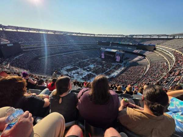 MetLife Stadium, section: 321, row: 19, seat: 19