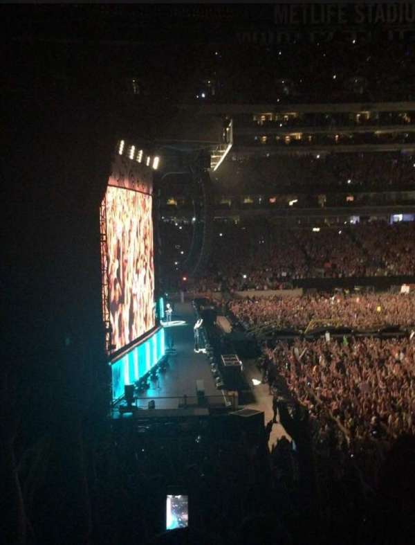 MetLife Stadium, section: 142, row: 29