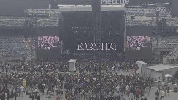 MetLife Stadium, section: 124, row: 25, seat: 13