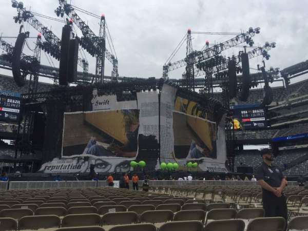 MetLife Stadium, section: Floor 6, row: 26, seat: 5